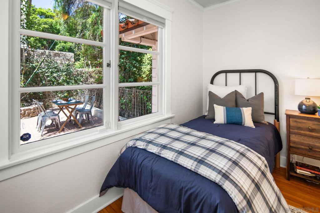 2710 Chatsworth Blvd