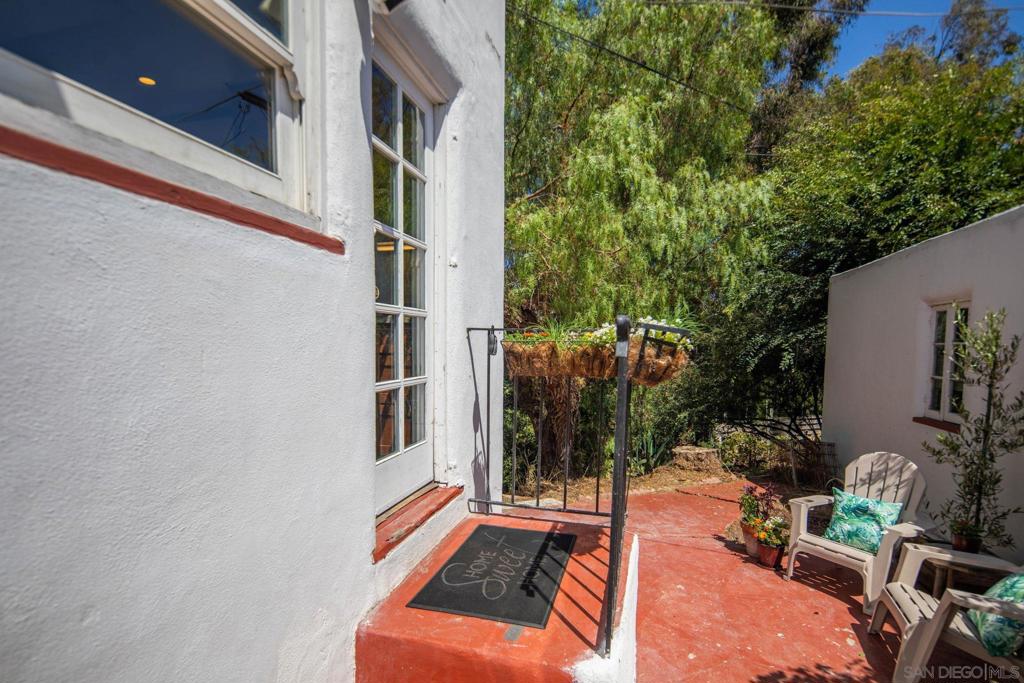 2710 Chatsworth Blvd