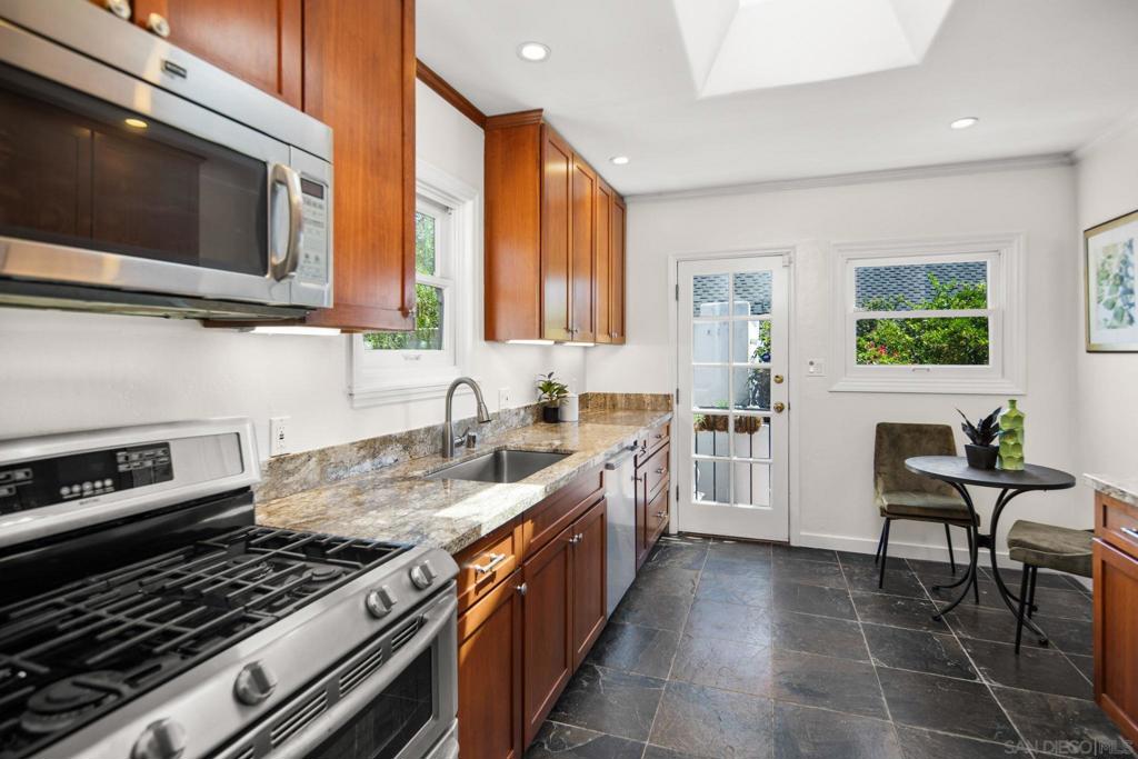 2710 Chatsworth Blvd