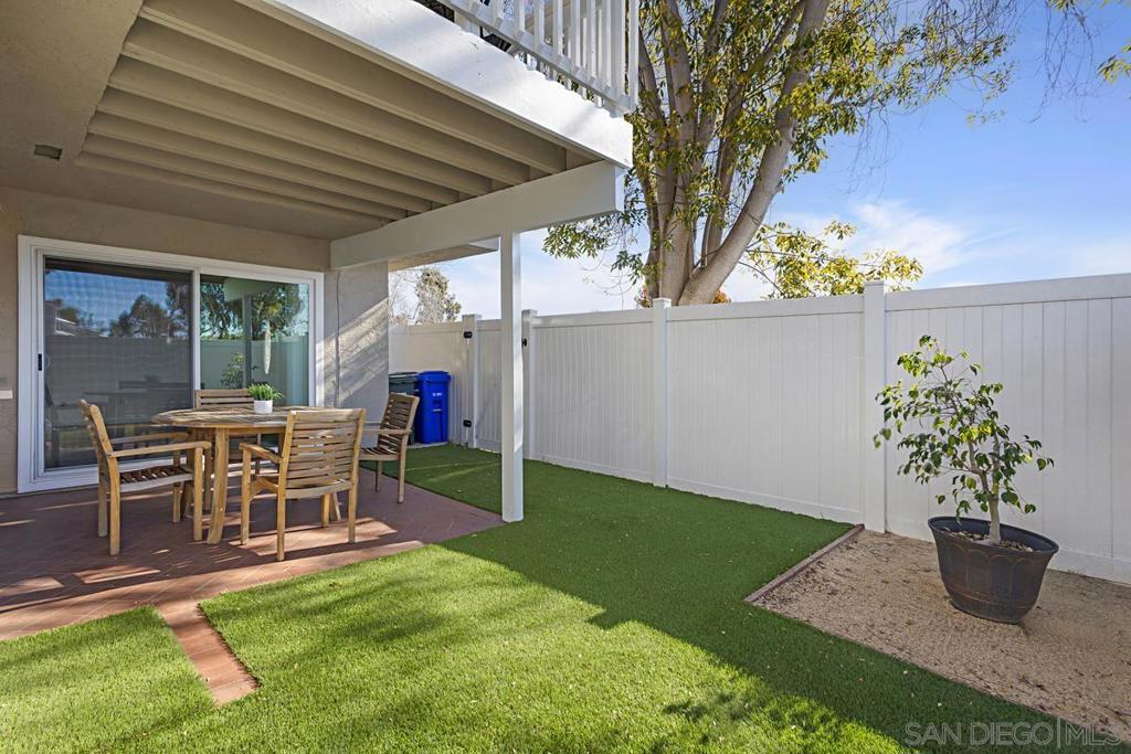 1233 Caminito Septimo