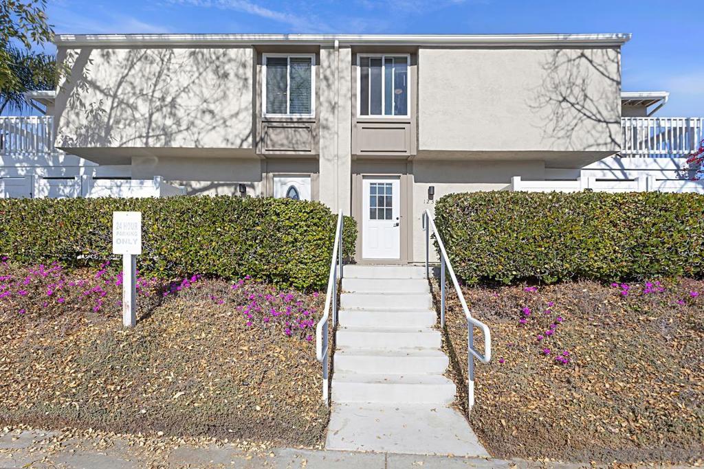 1233 Caminito Septimo