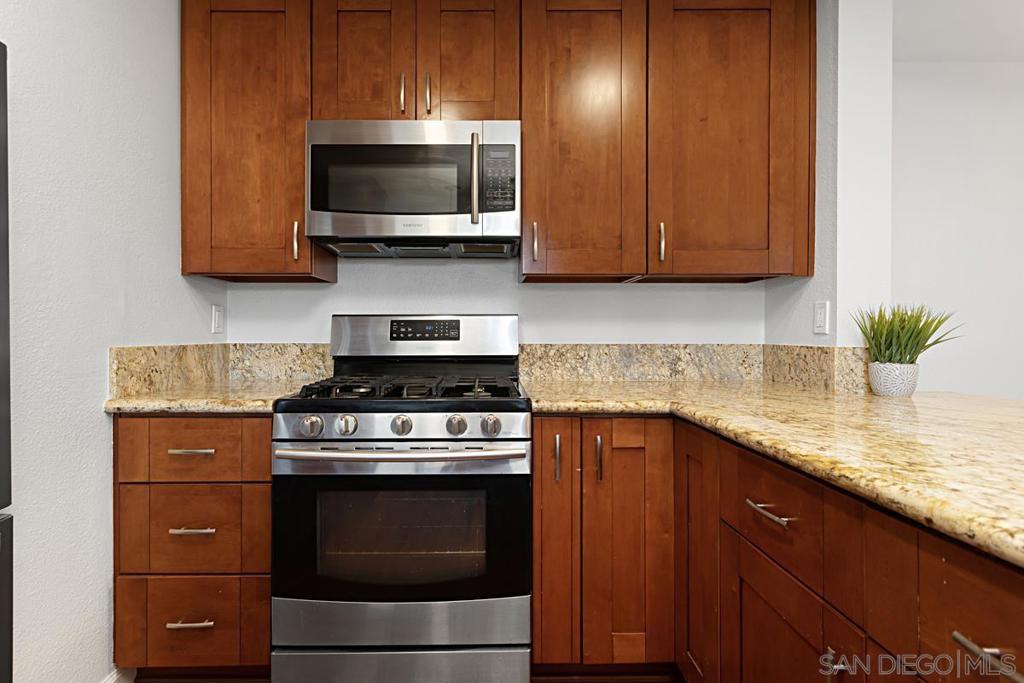 1233 Caminito Septimo