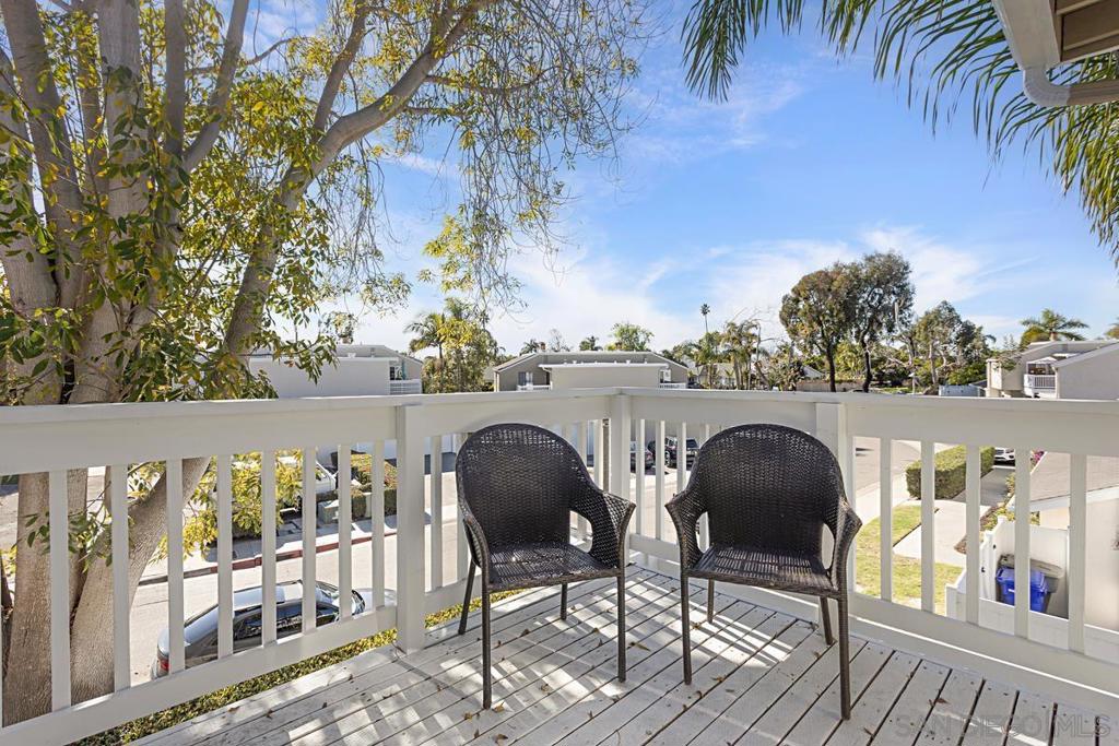 1233 Caminito Septimo