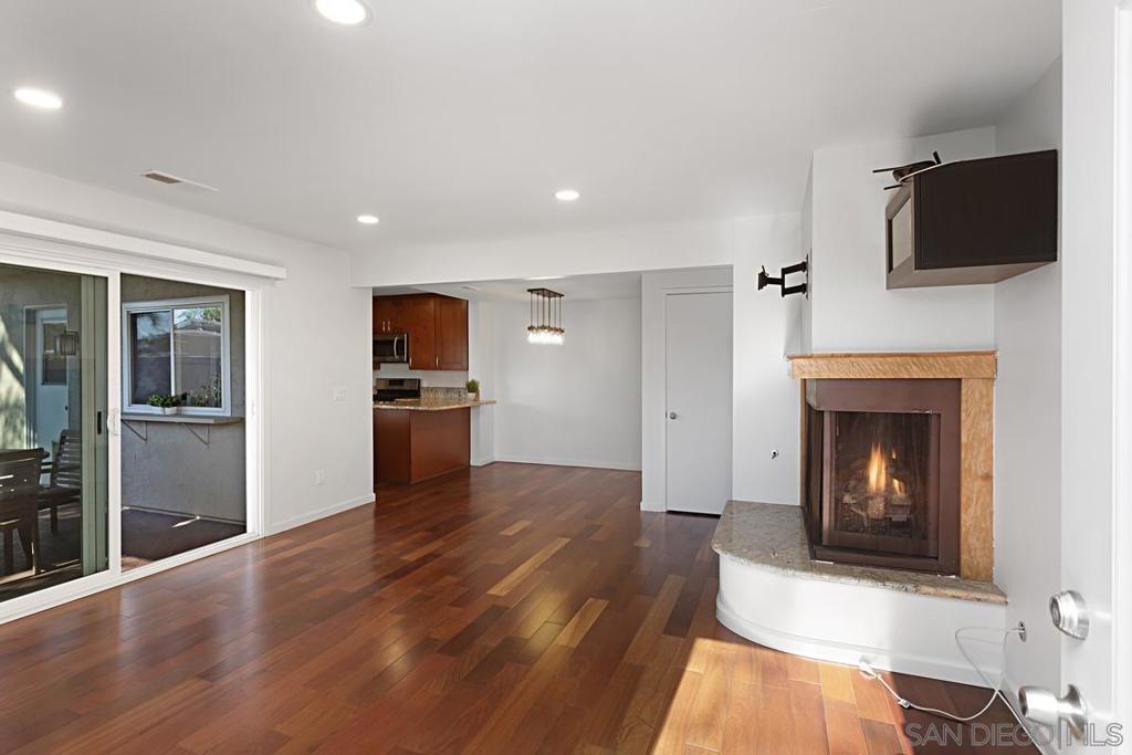 1233 Caminito Septimo