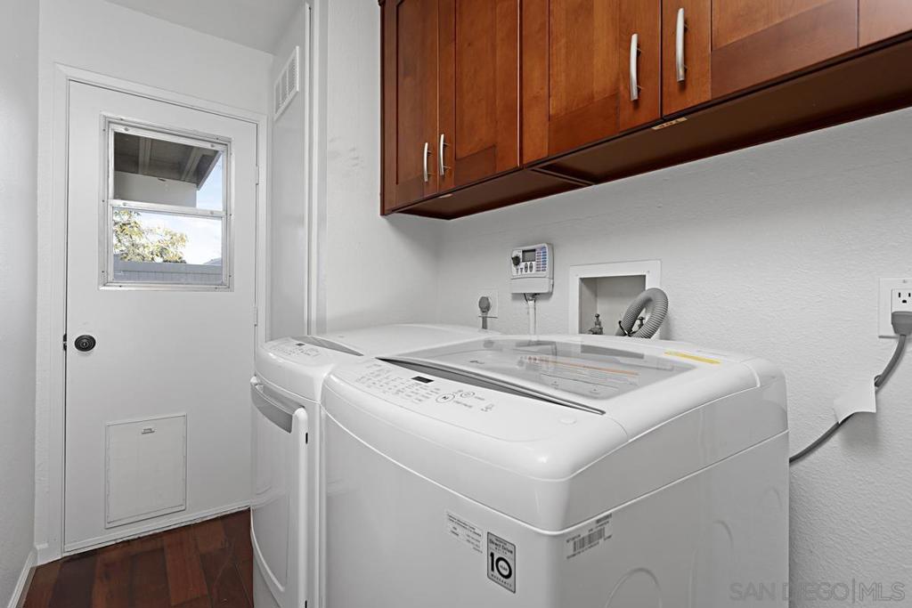 1233 Caminito Septimo