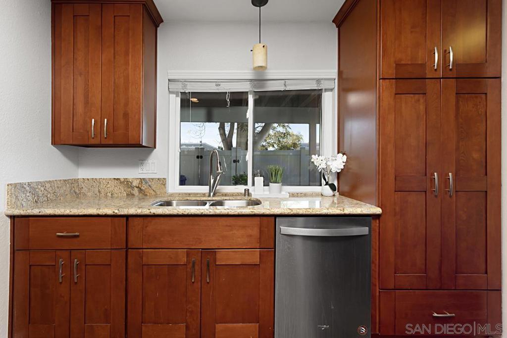 1233 Caminito Septimo