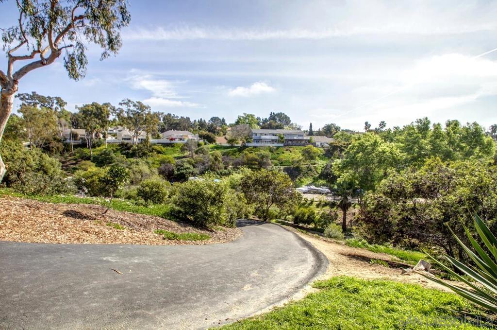 1233 Caminito Septimo