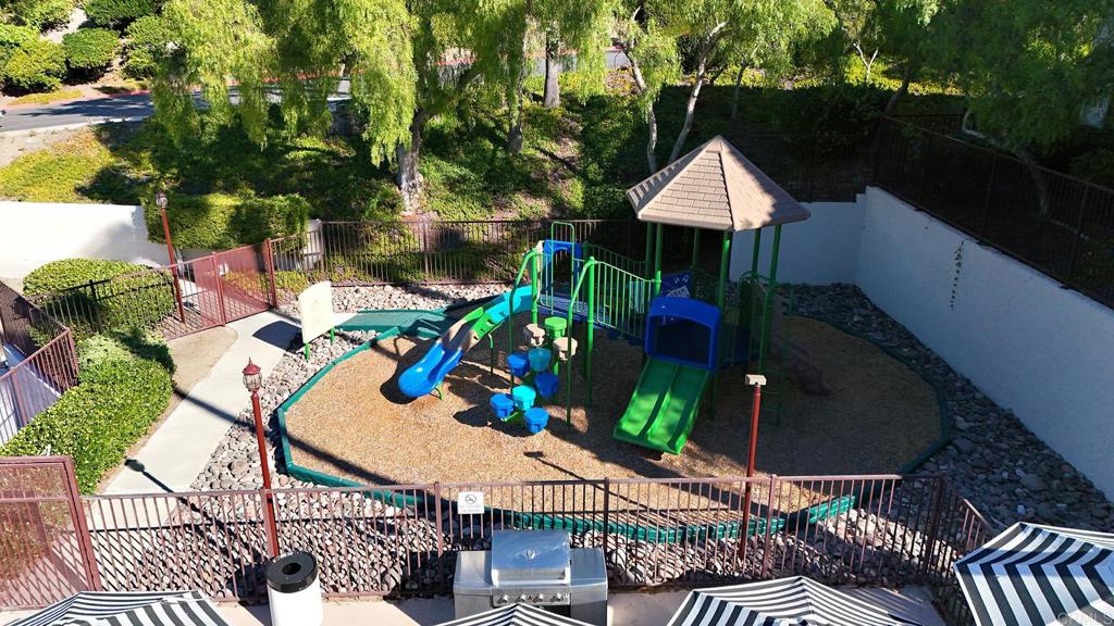 3504 Paseo De Los Americanos 65