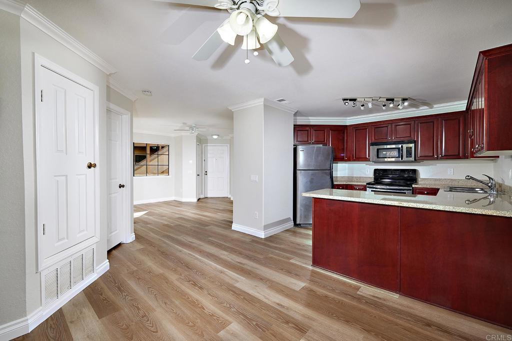 3504 Paseo De Los Americanos 65