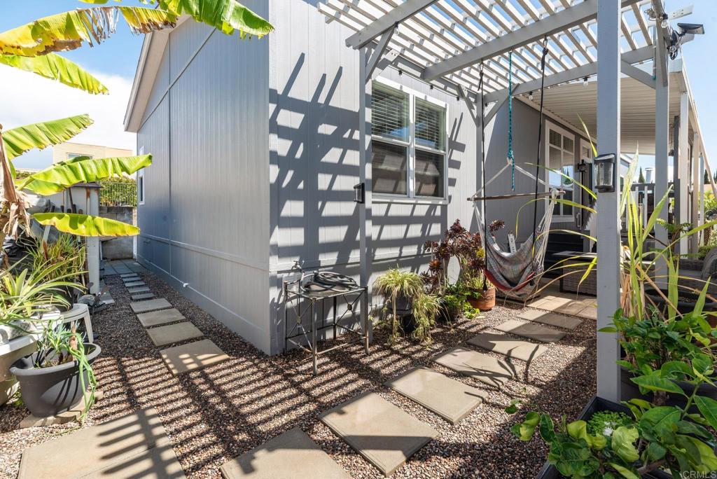 4660 N River Road 19