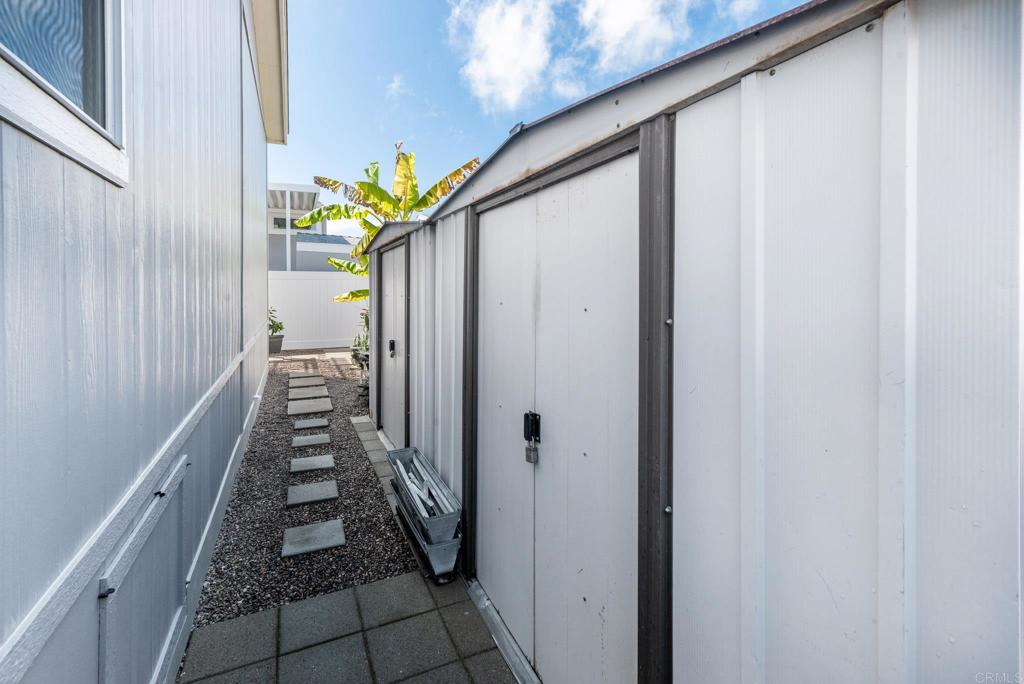 4660 N River Road 19