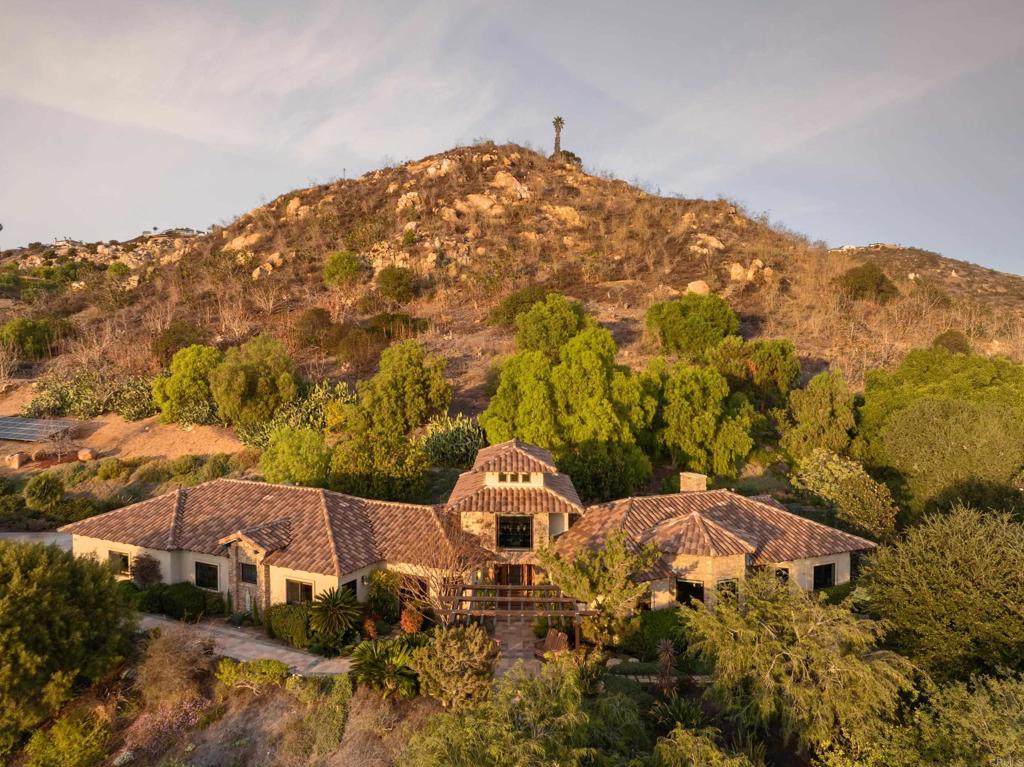 1752 Dentro De Lomas