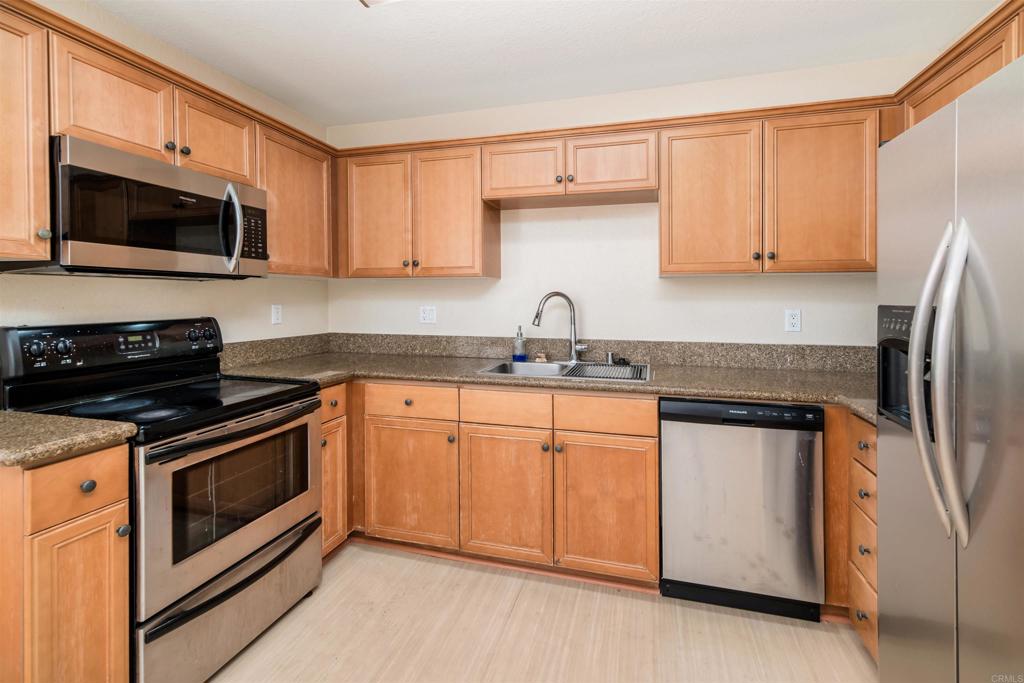 6750 Beadnell Way 33