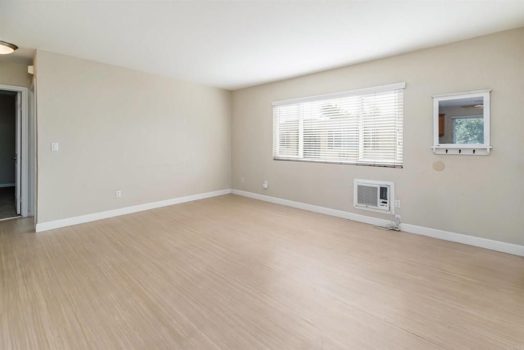 6750 Beadnell Way 33