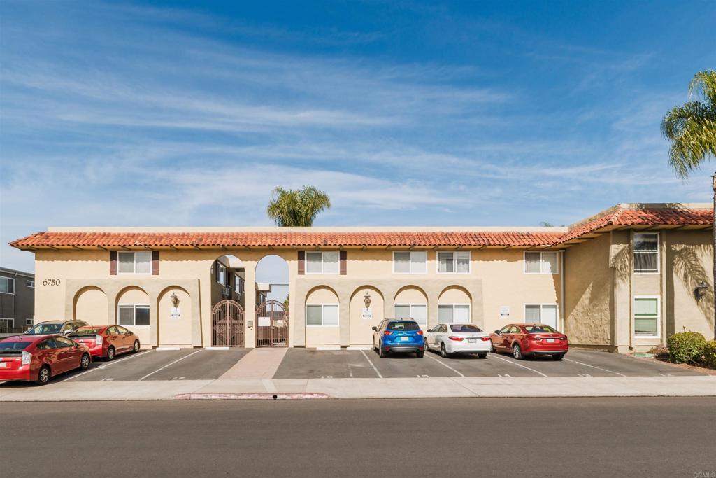 6750 Beadnell Way 33