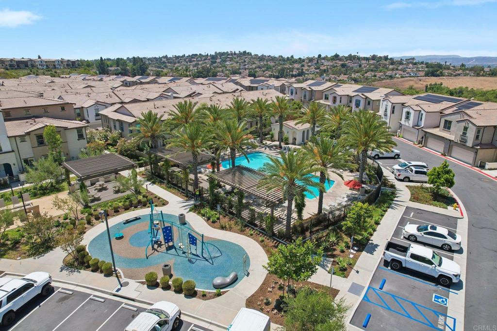 1533 Fig Tree Way