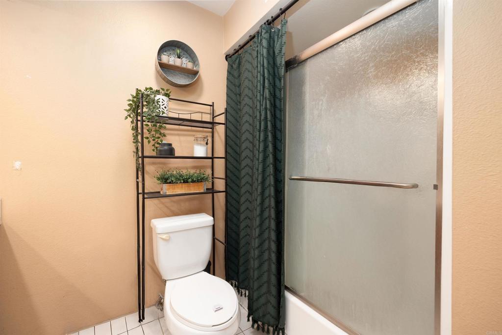 1492 Gustavo Street E