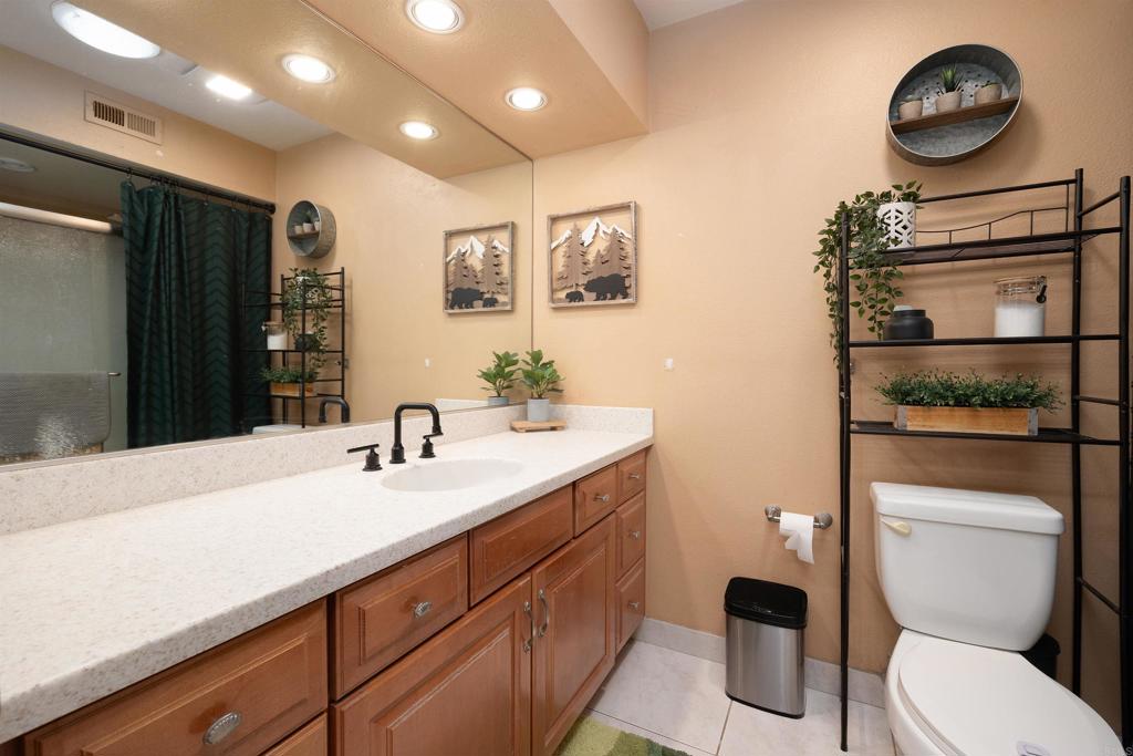 1492 Gustavo Street E