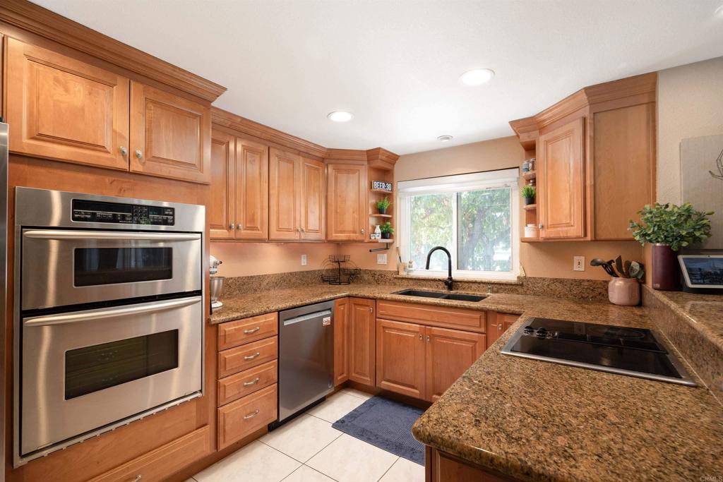 1492 Gustavo Street E