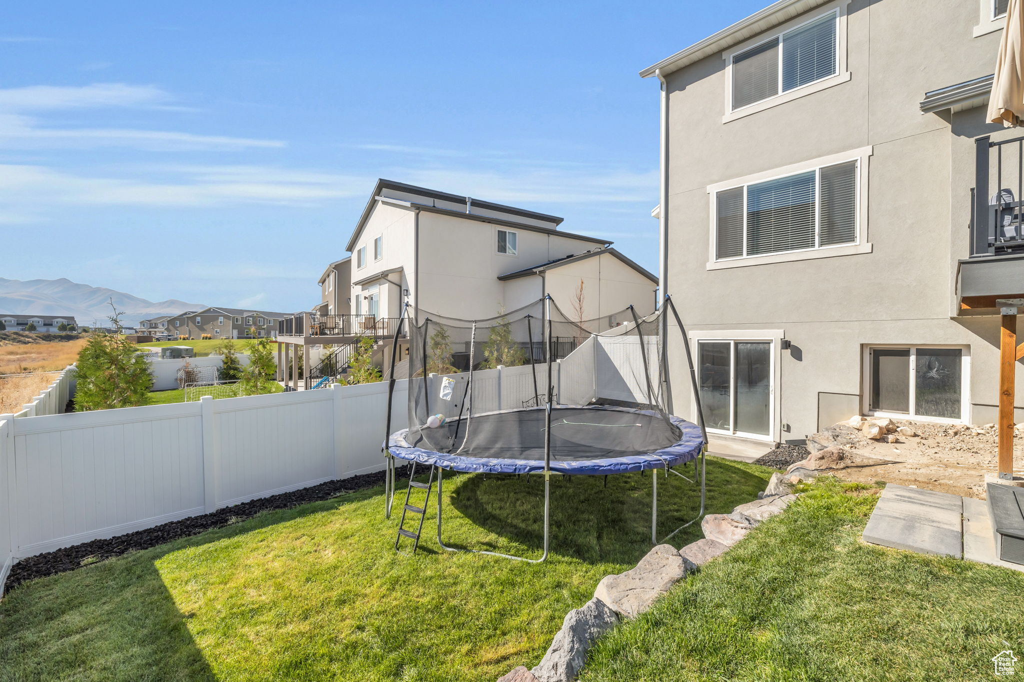 8318 N SUN DR