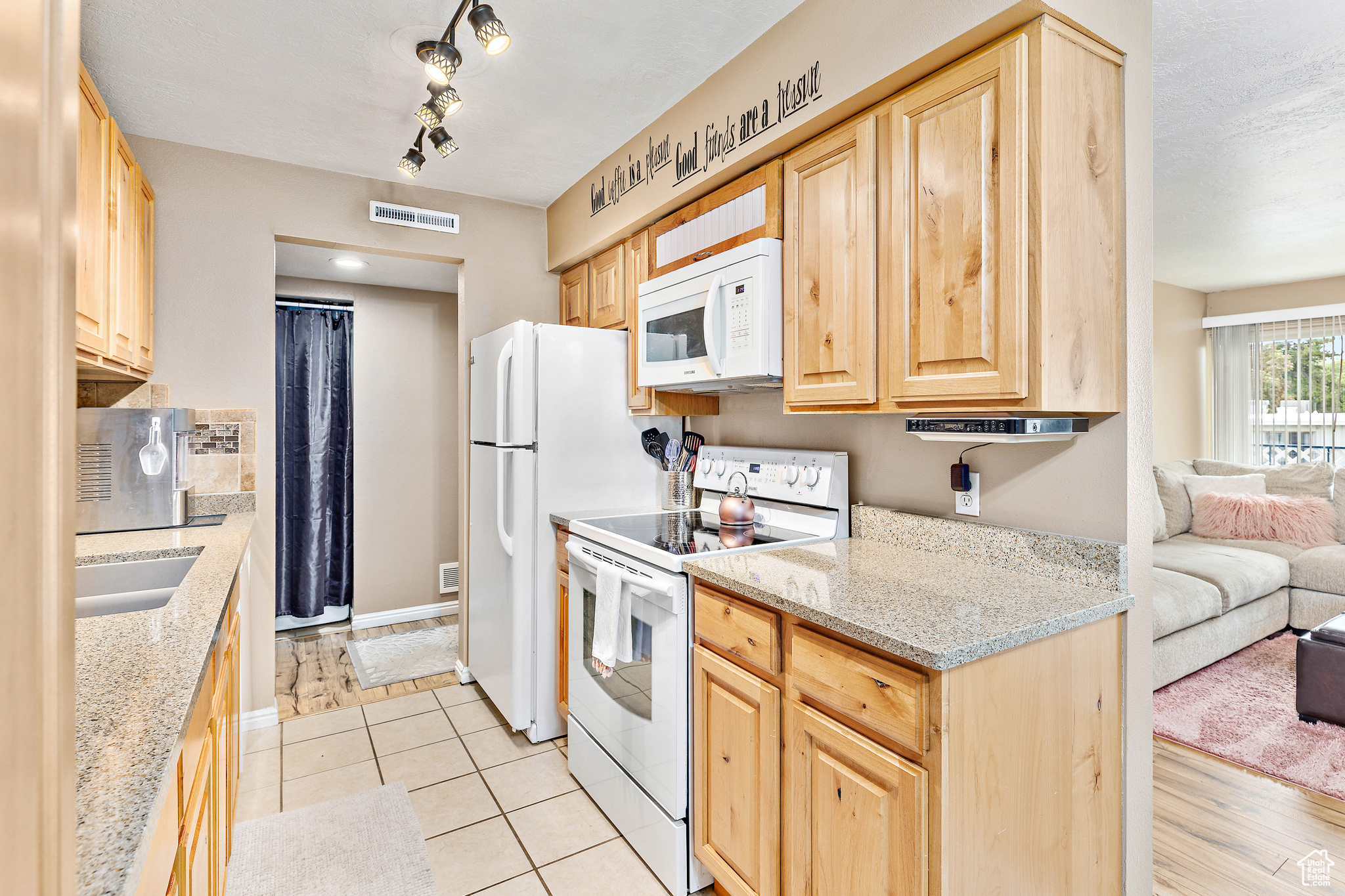 20 W LESTER AVE #B24