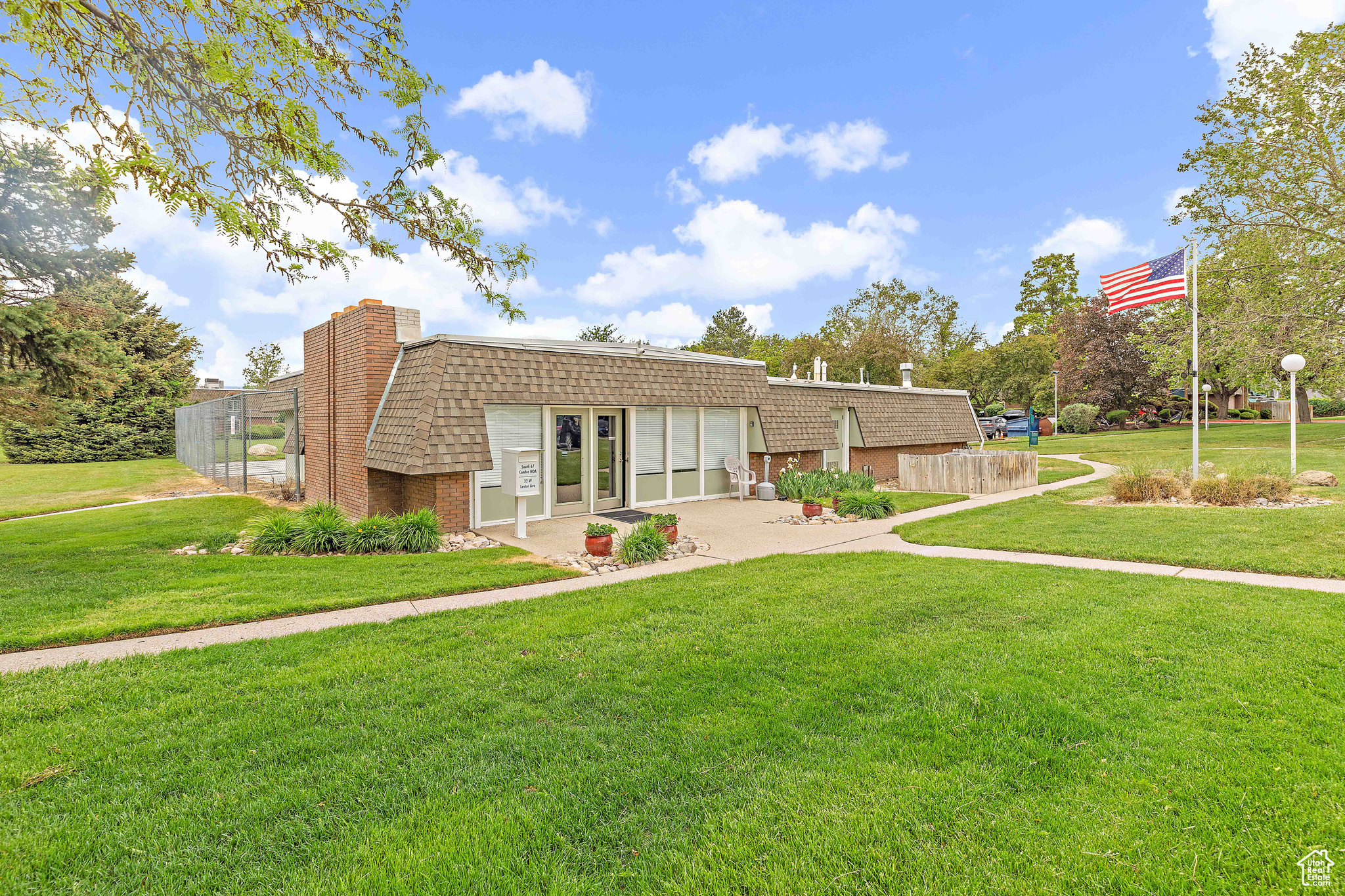 20 W LESTER AVE #B24