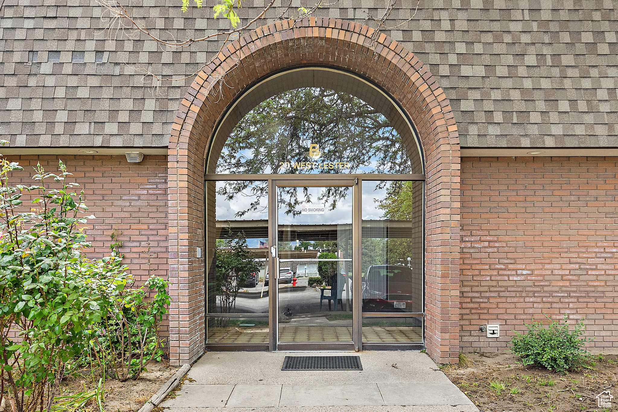 20 W LESTER AVE #B24