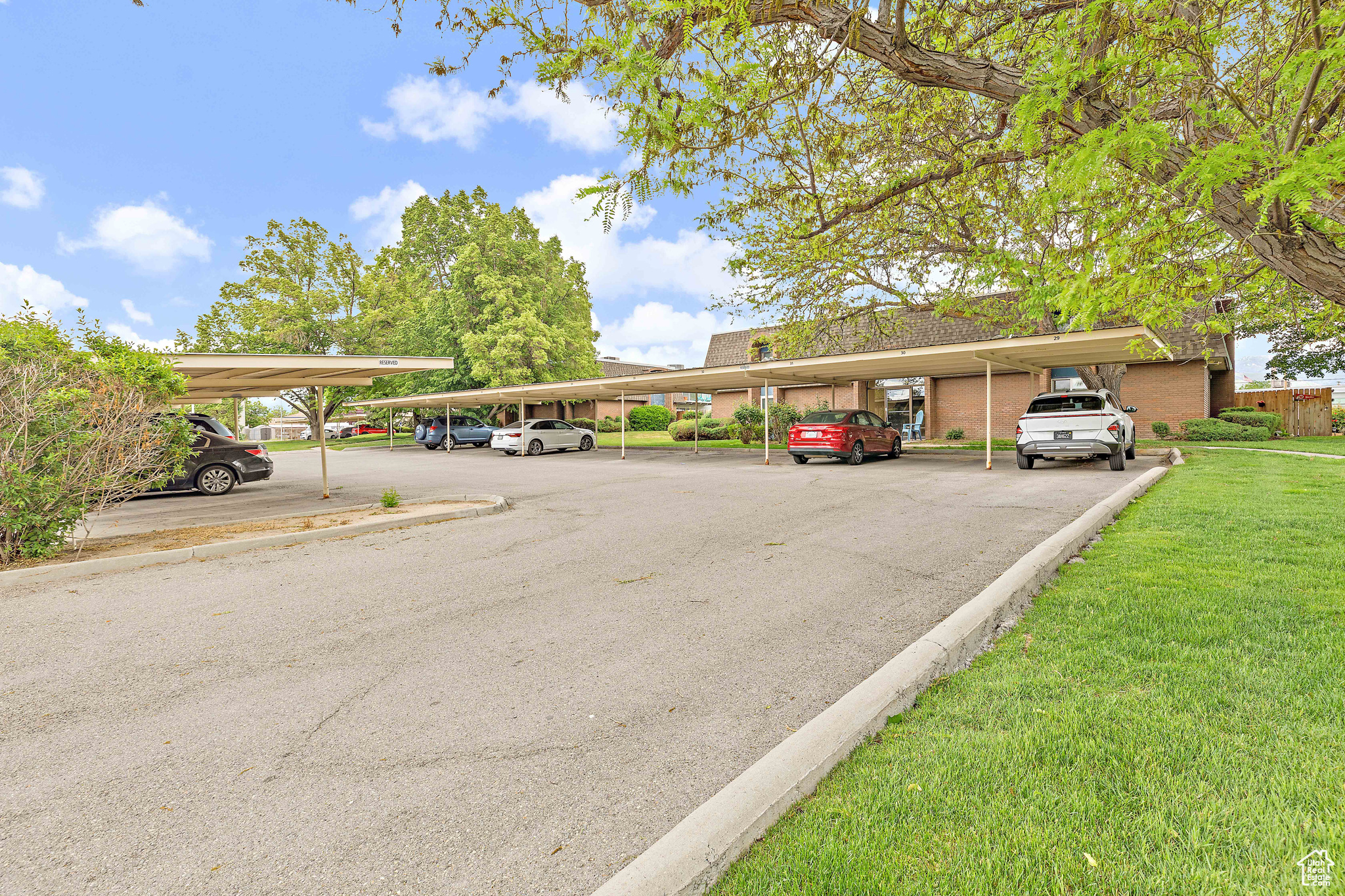 20 W LESTER AVE #B24