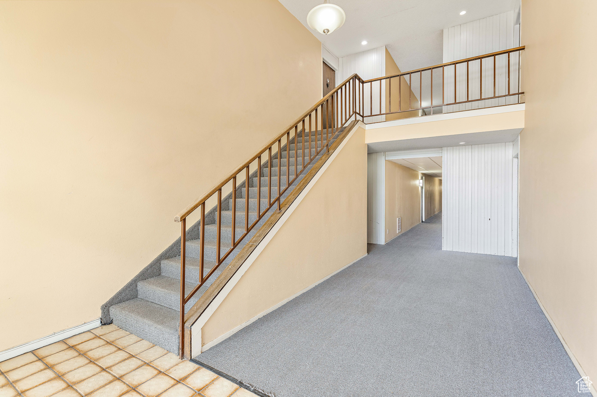 20 W LESTER AVE #B24