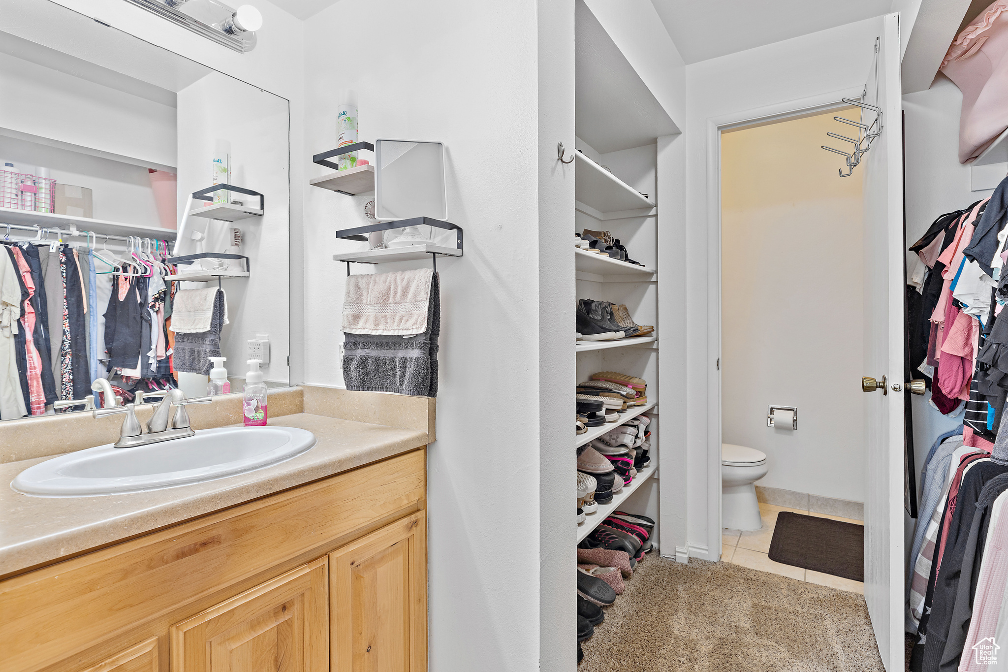 20 W LESTER AVE #B24