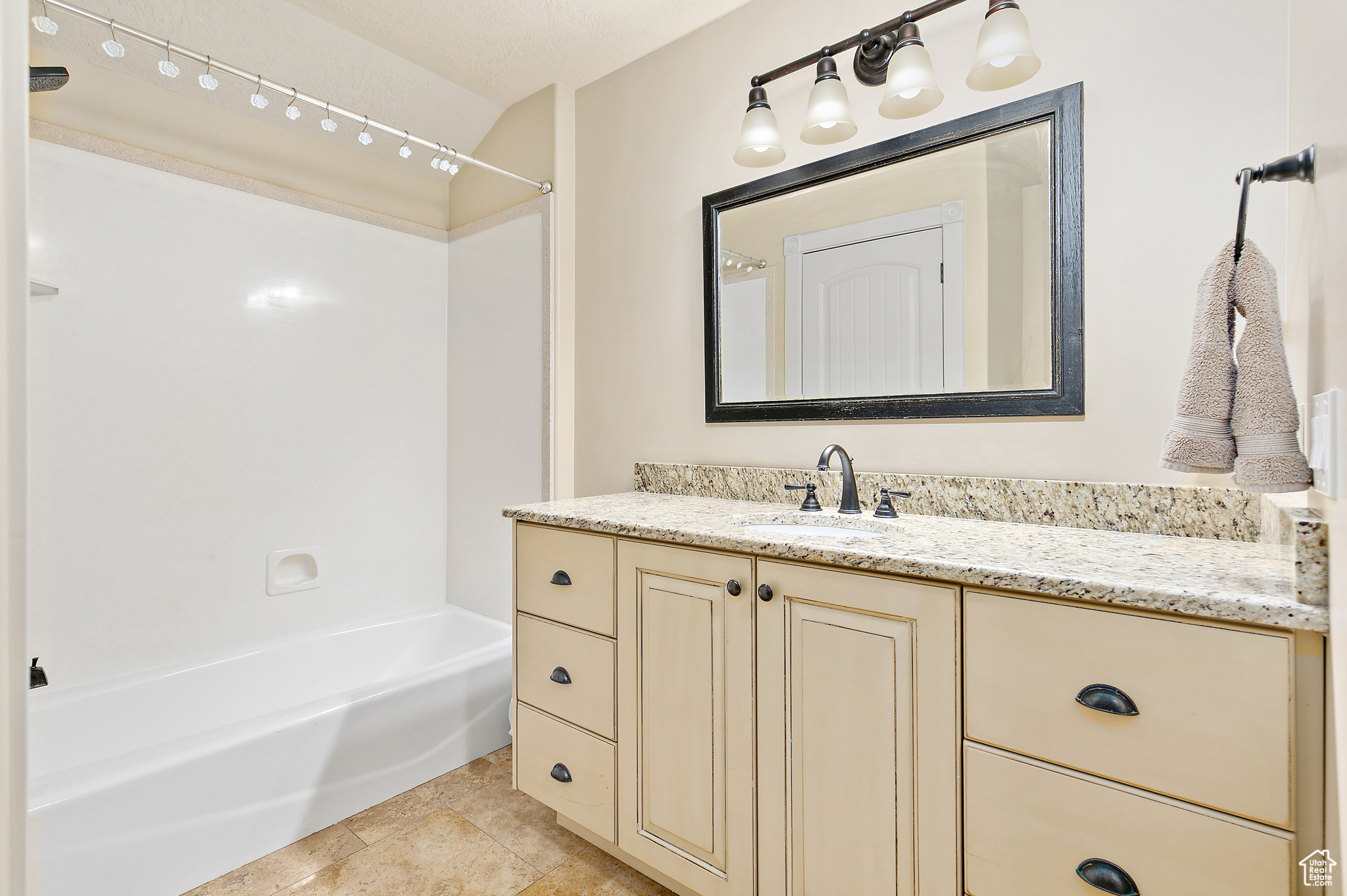 3558 W NEW PRIVATE DR