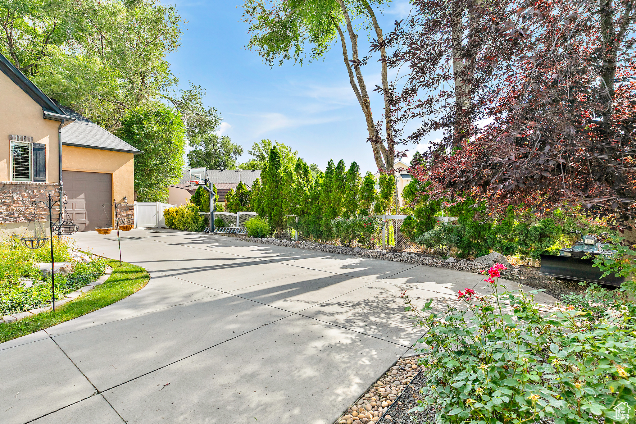 3558 W NEW PRIVATE DR
