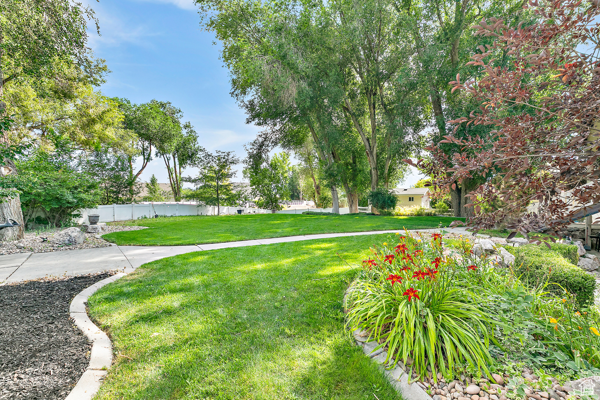 3558 W NEW PRIVATE DR