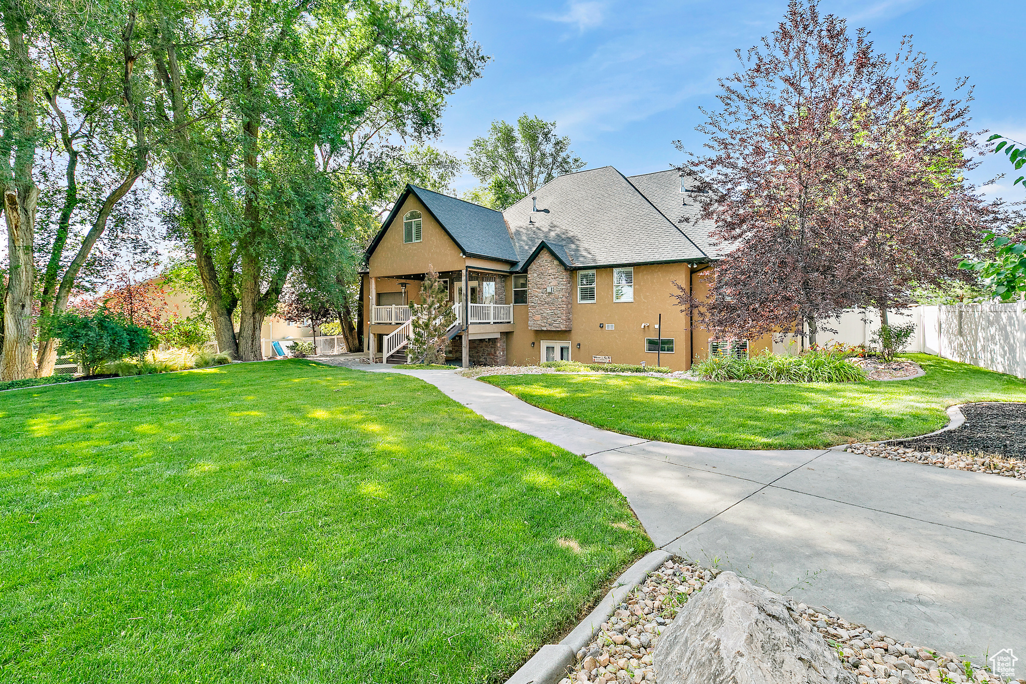 3558 W NEW PRIVATE DR