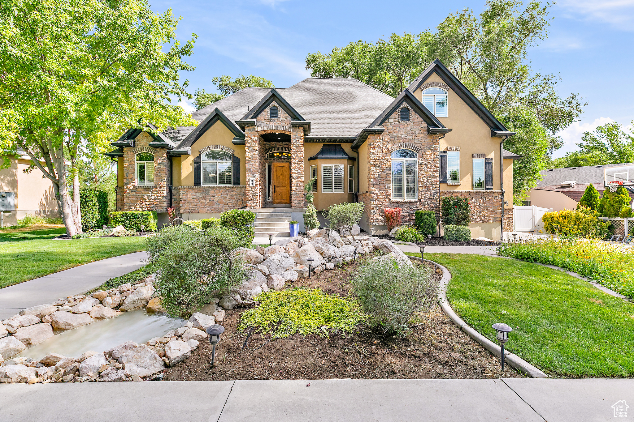 3558 W NEW PRIVATE DR