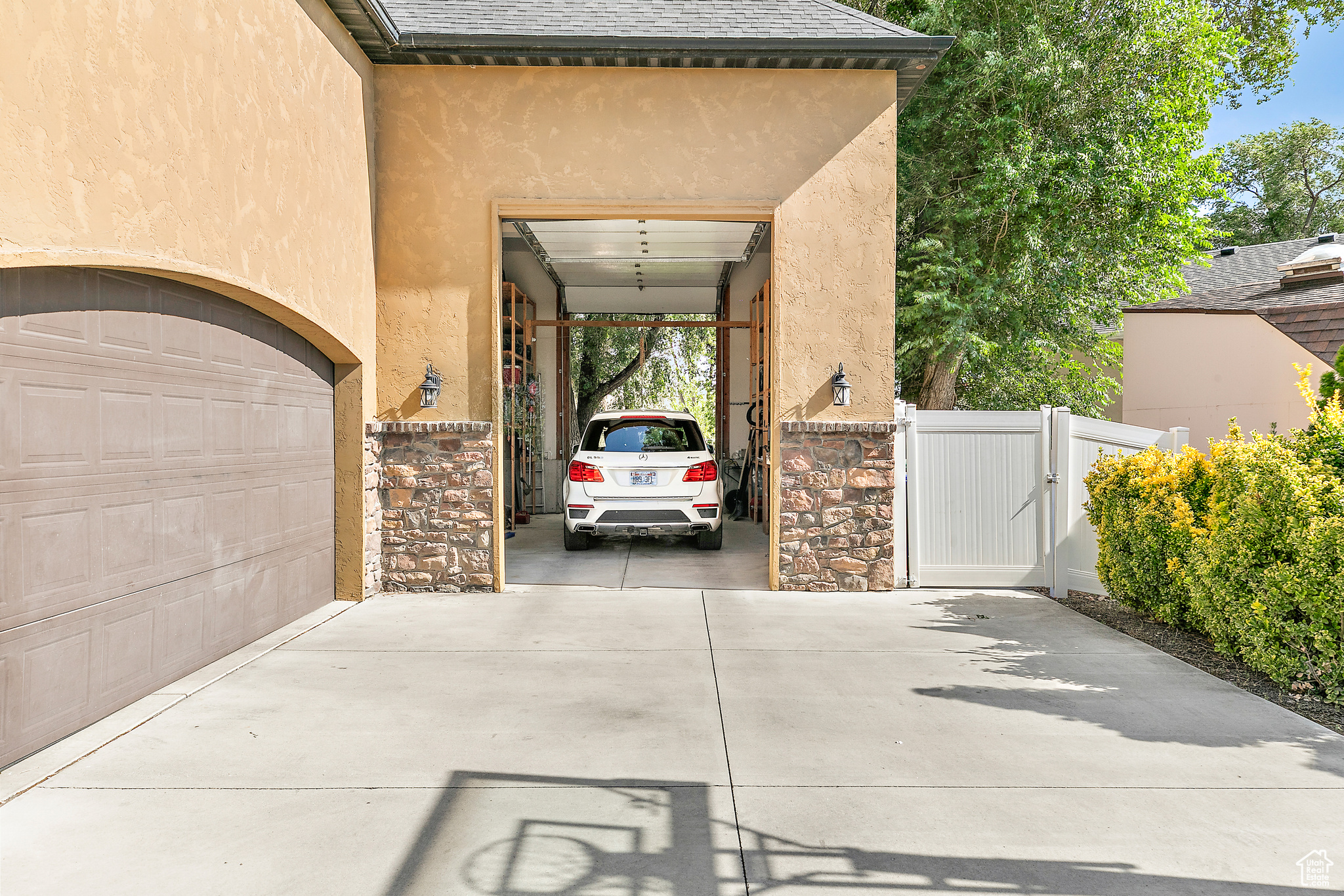 3558 W NEW PRIVATE DR