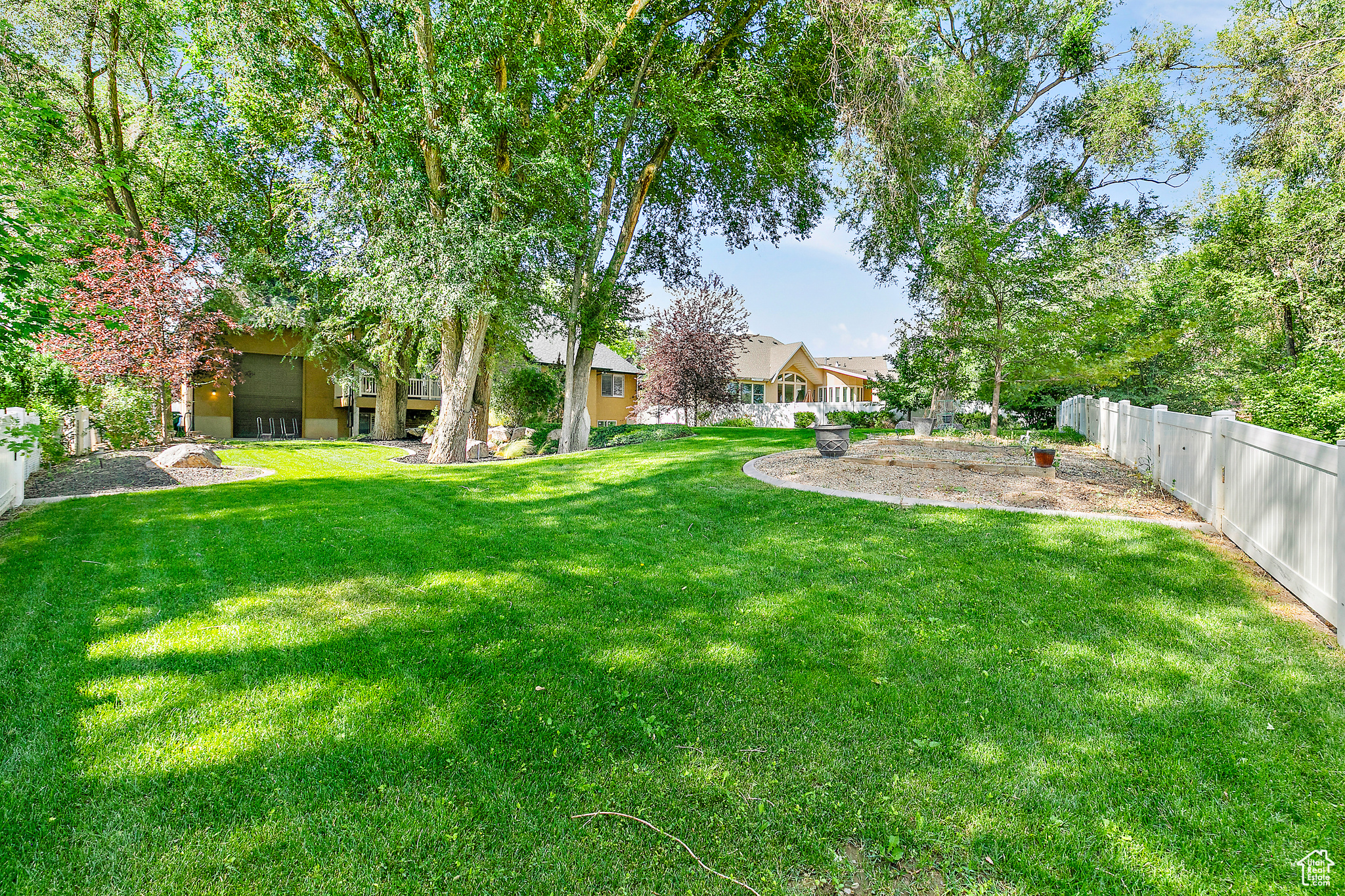 3558 W NEW PRIVATE DR