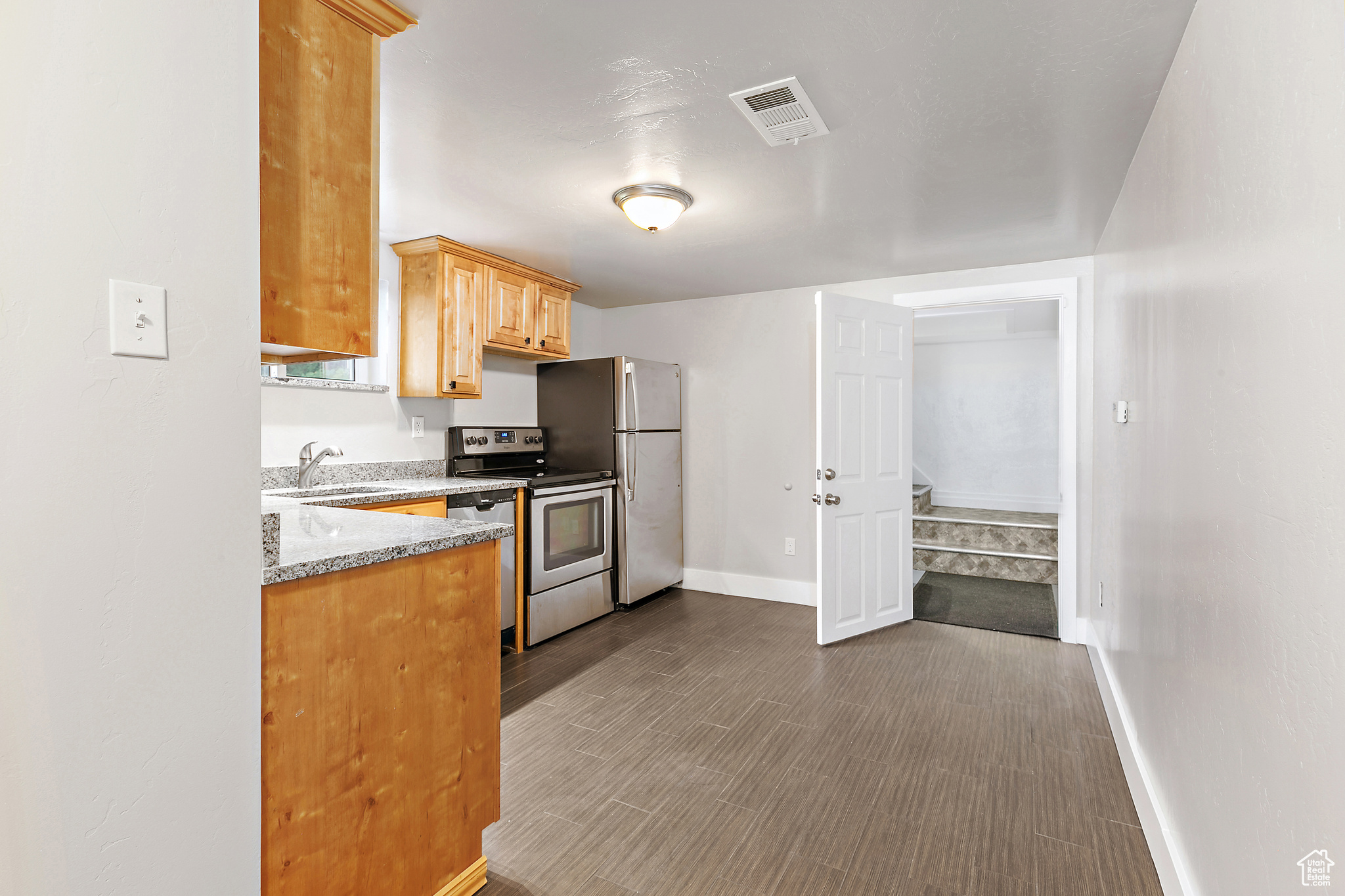 1251 E ROOSEVELT AVE