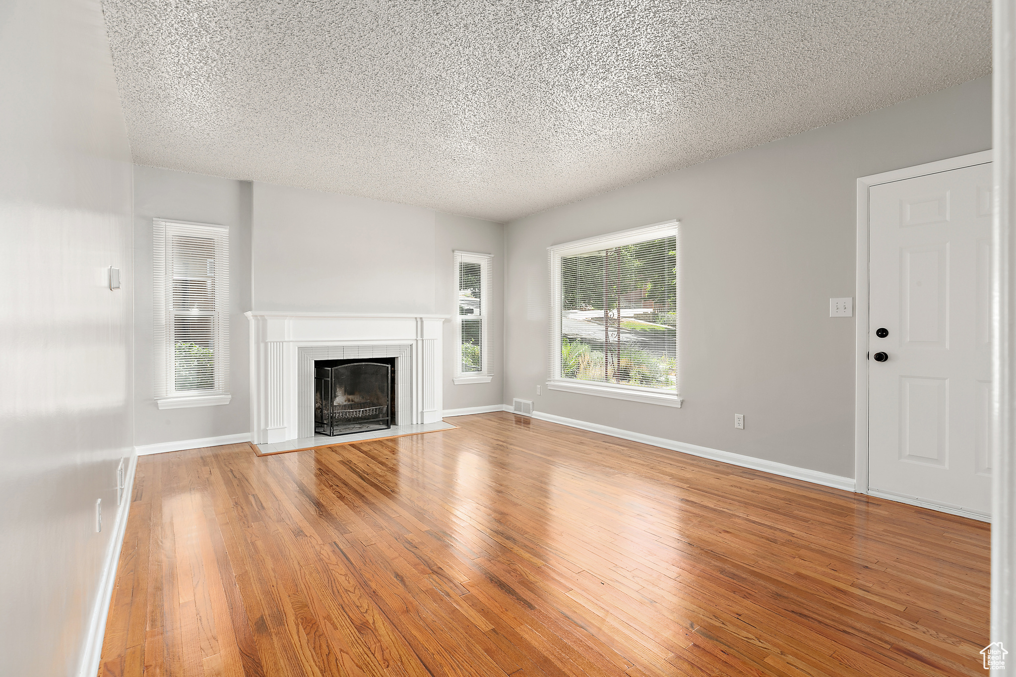 1251 E ROOSEVELT AVE