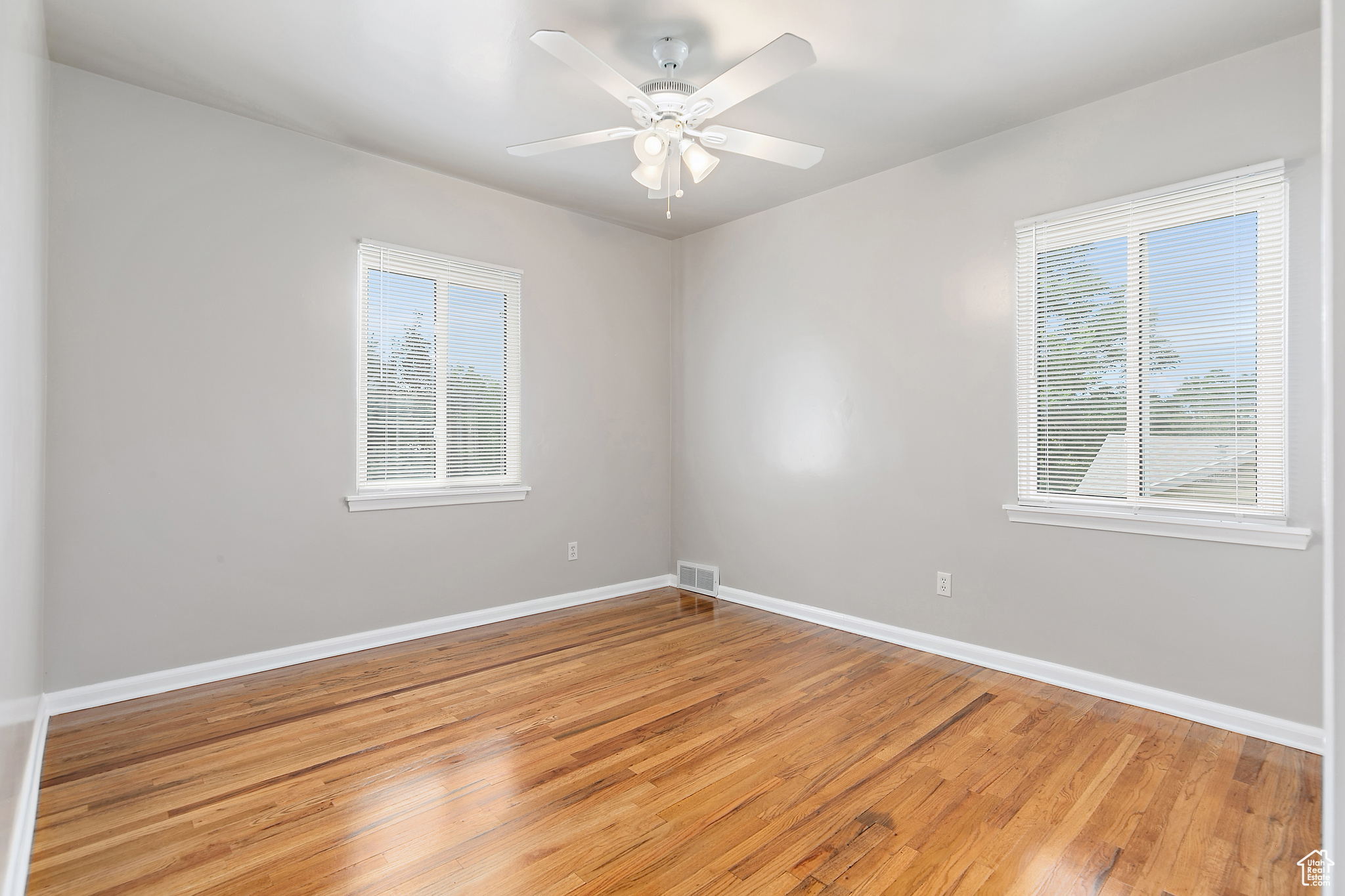 1251 E ROOSEVELT AVE