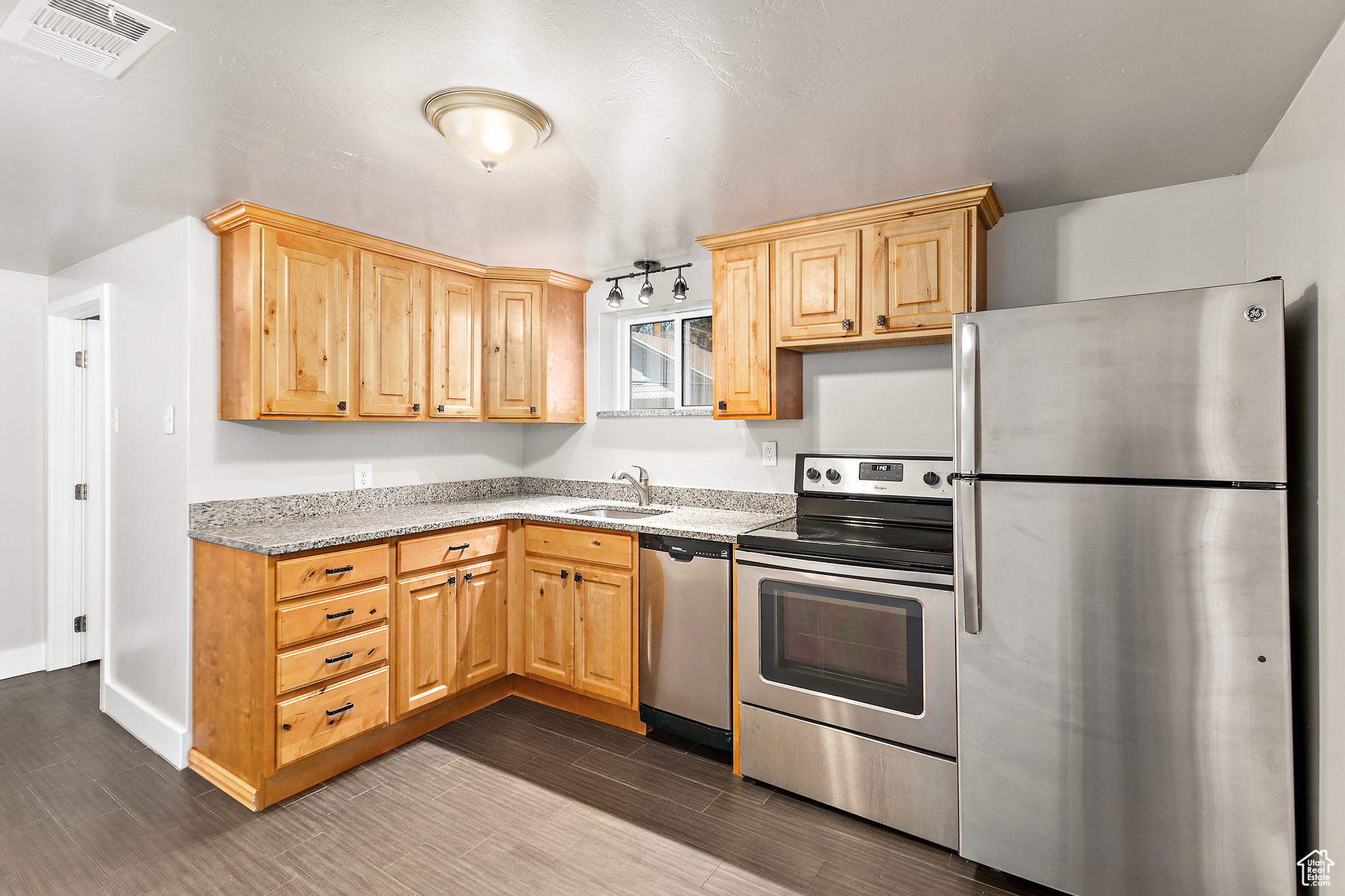 1251 E ROOSEVELT AVE