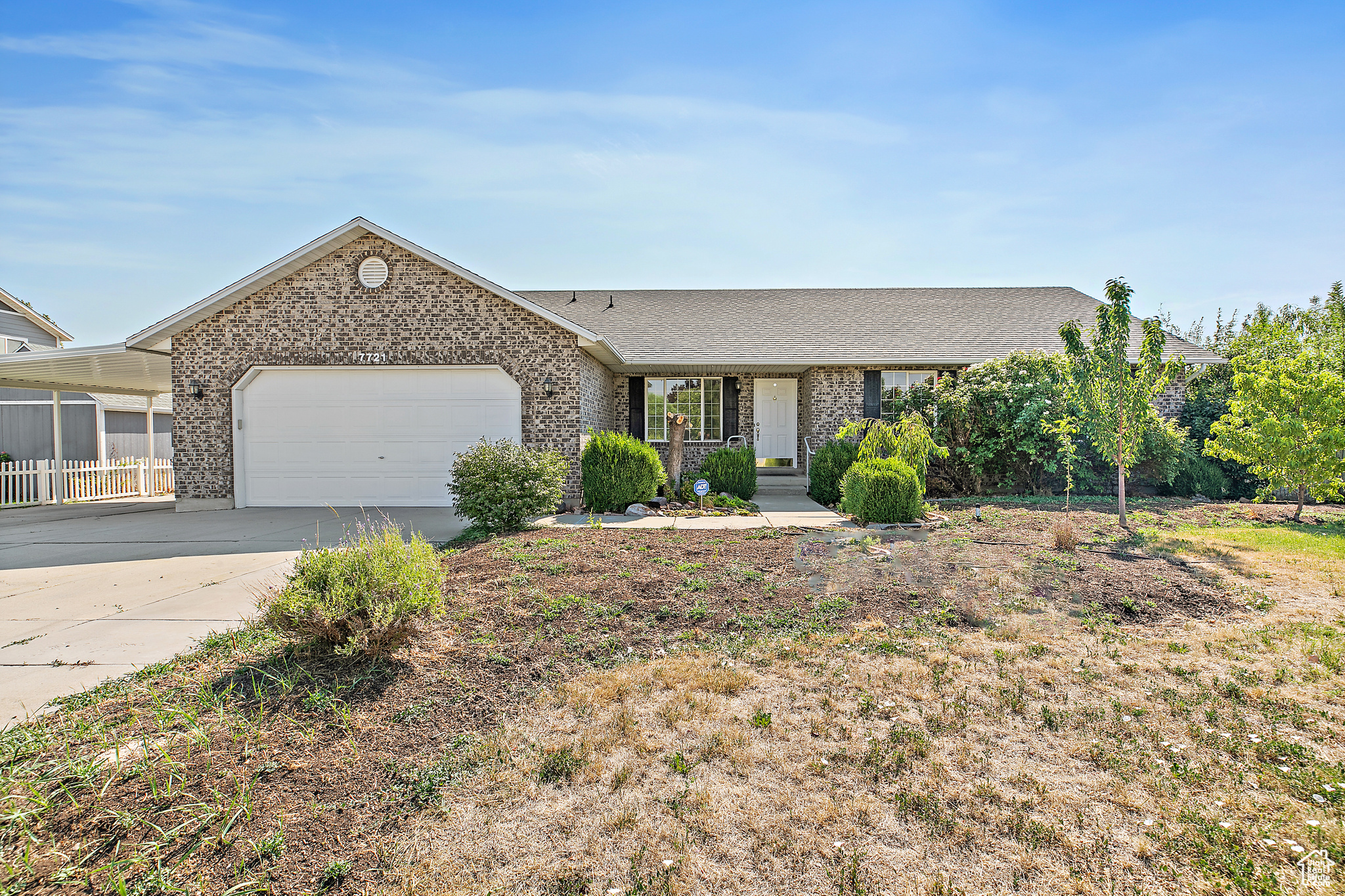7721 S SUNSET CIR