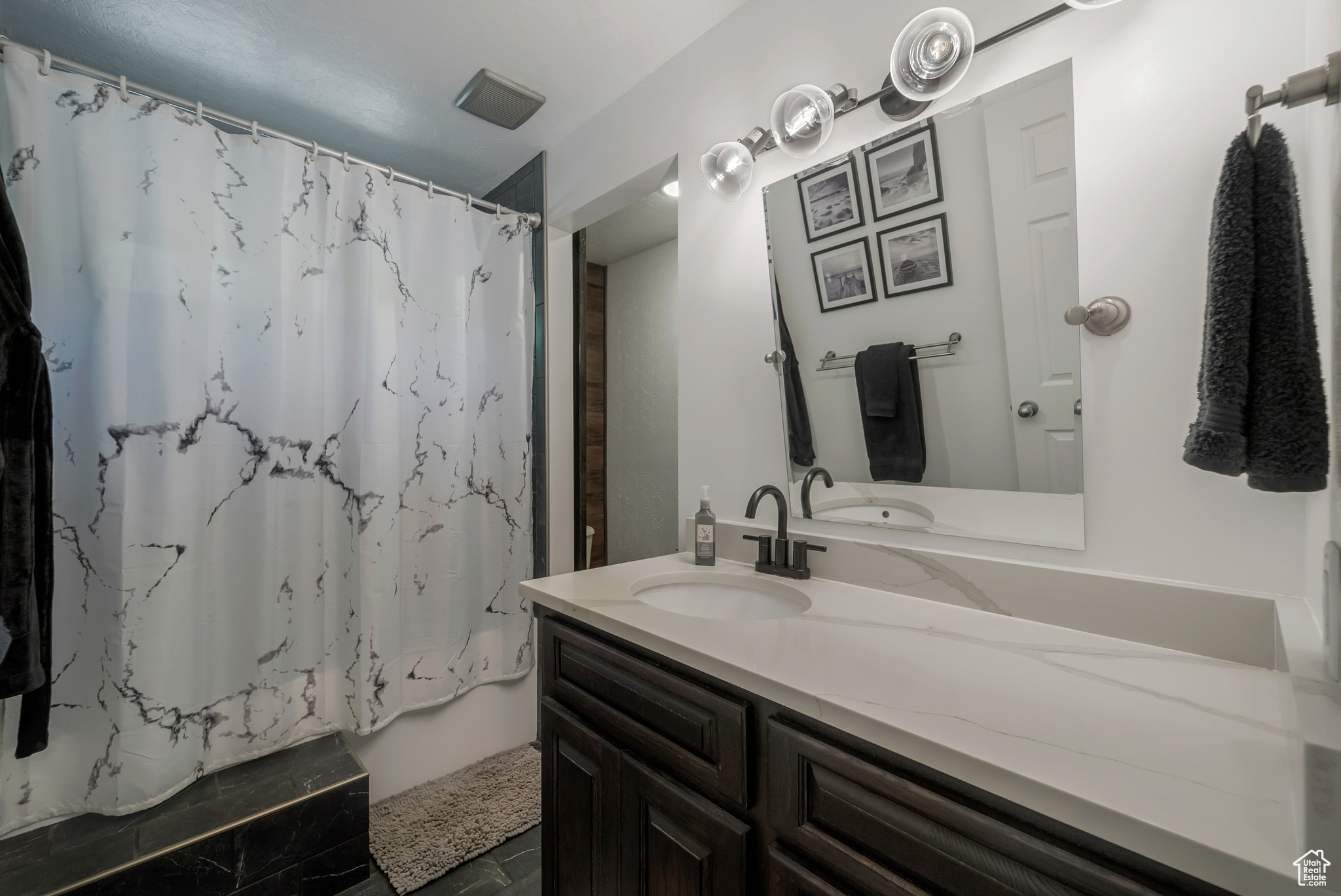 3214 E GOLDEN EAGLE RD