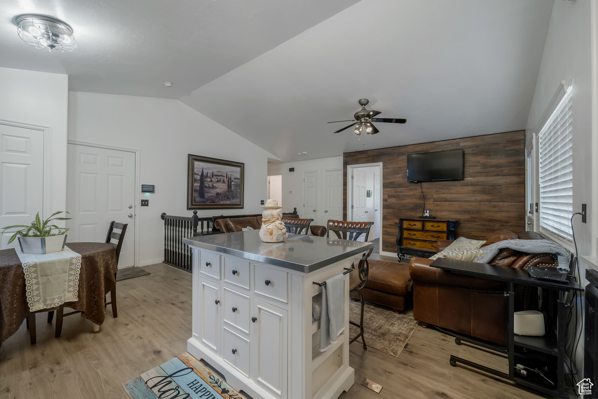 3214 E GOLDEN EAGLE RD