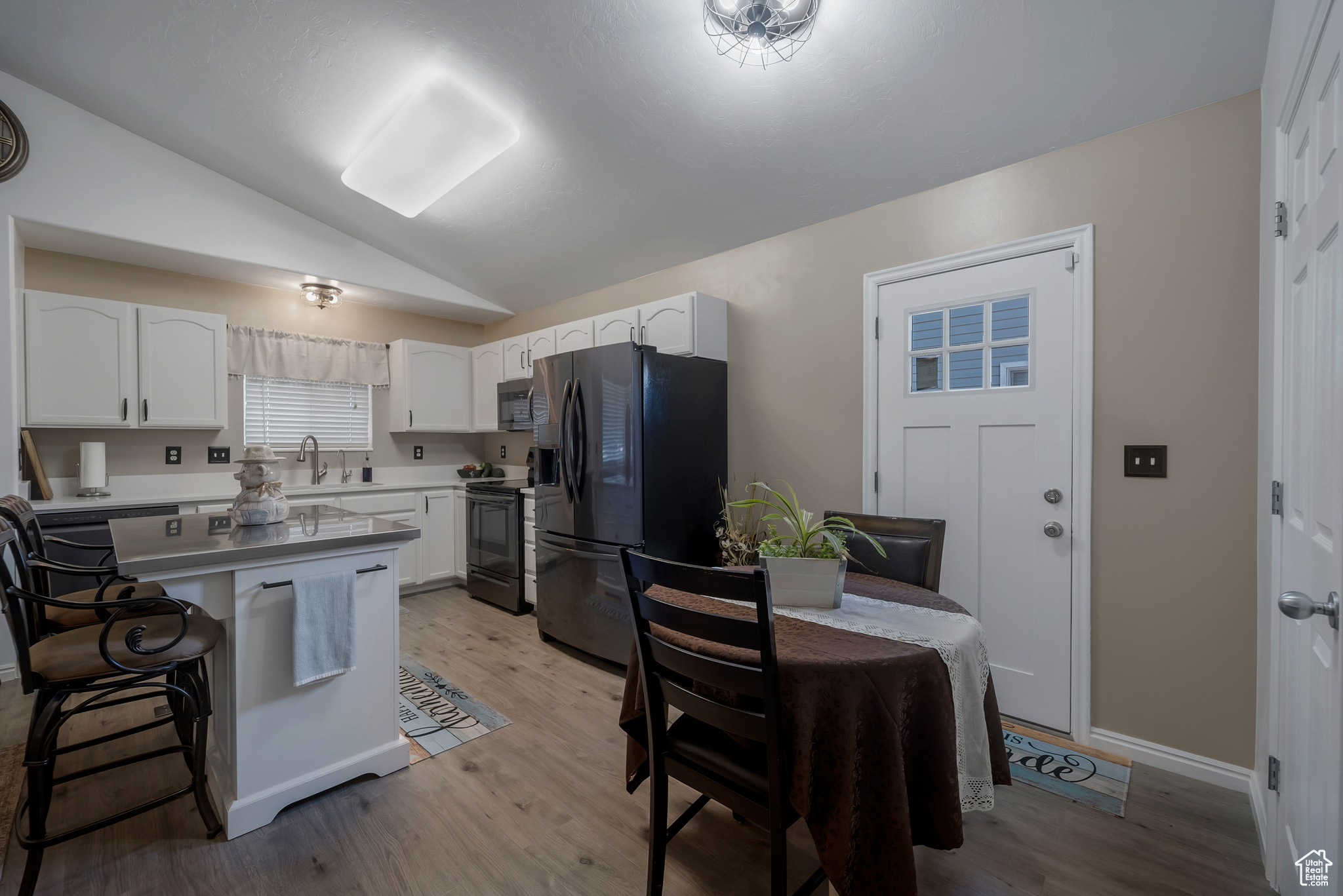 3214 E GOLDEN EAGLE RD