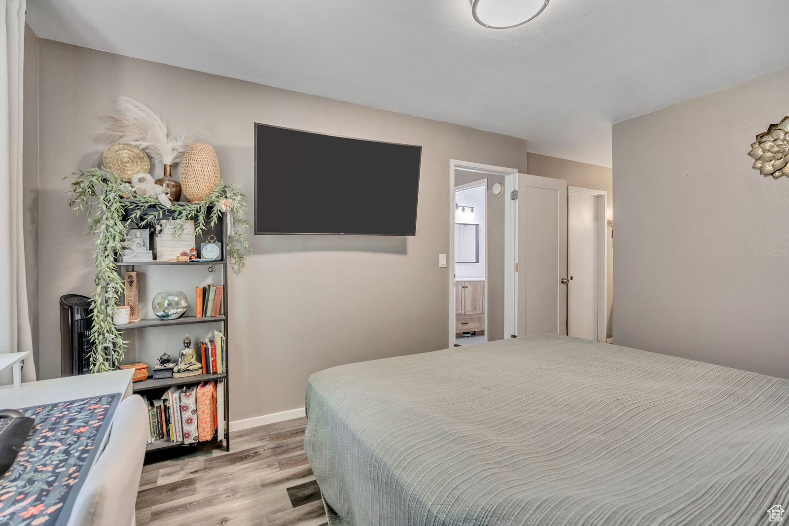 4111 S GREYHACKLE LN