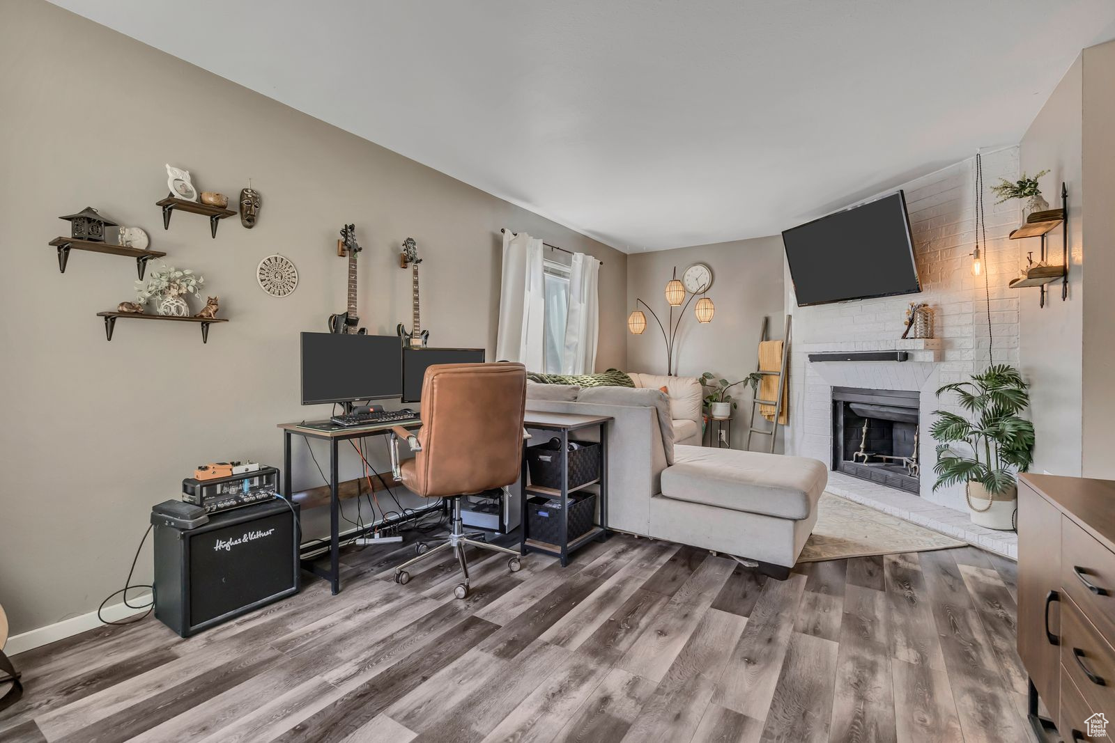 4111 S GREYHACKLE LN