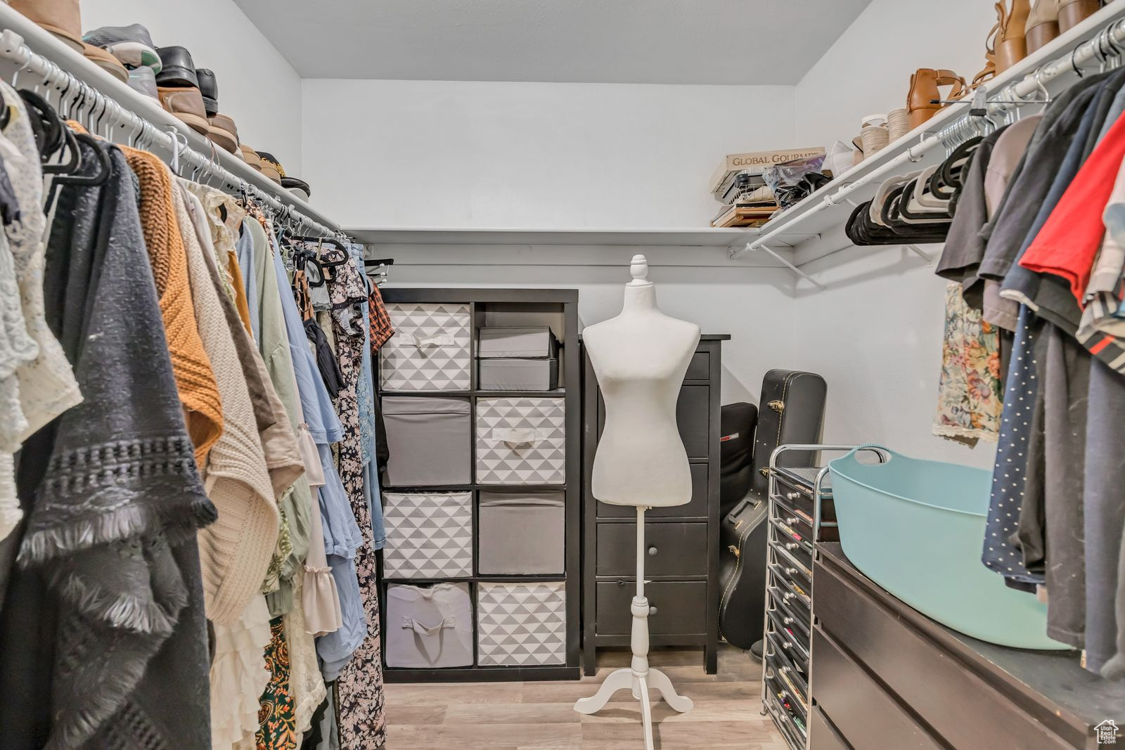 4111 S GREYHACKLE LN