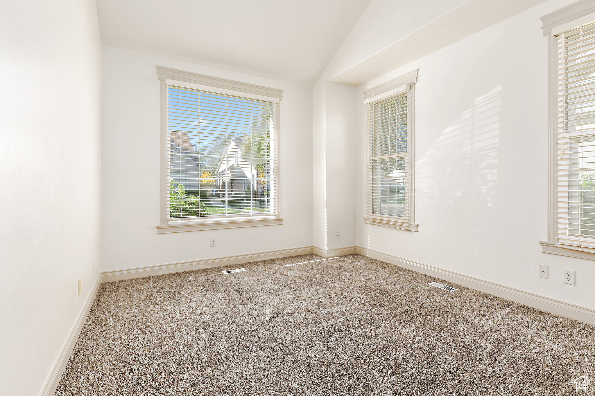 3093 E SOMERSET VILLAGE WAY