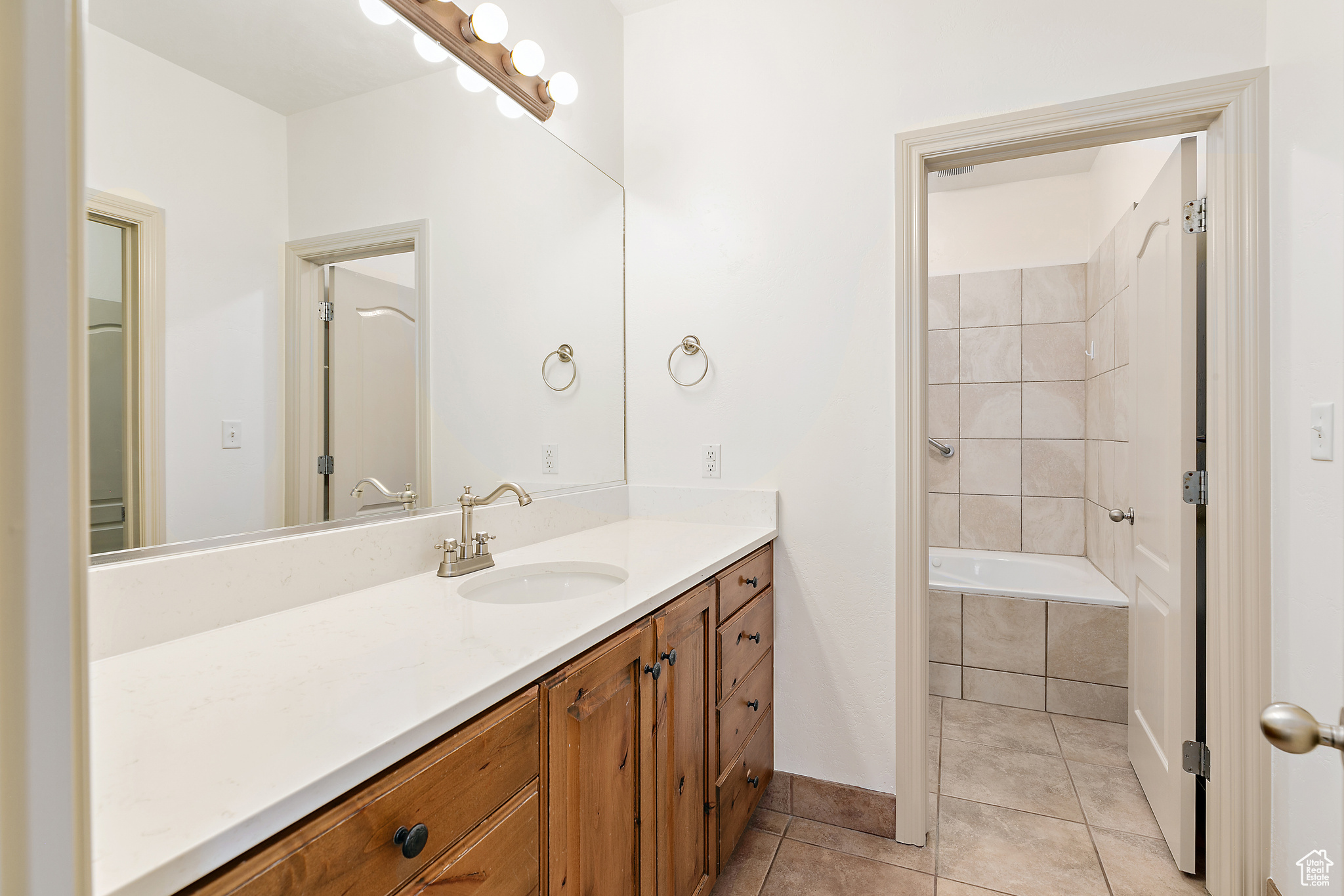 3093 E SOMERSET VILLAGE WAY